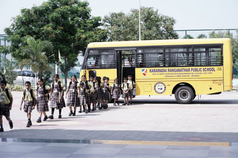 KR Public School students arriving on campus